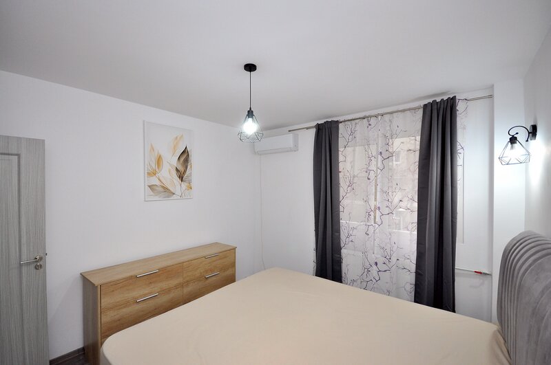 Drumul Taberei Apartament 2 camere renovat Favorit la 2 minute metrou