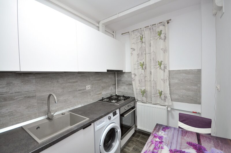 Drumul Taberei Apartament 2 camere renovat Favorit la 2 minute metrou
