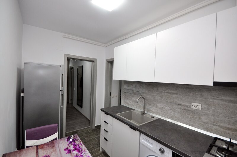 Drumul Taberei Apartament 2 camere renovat Favorit la 2 minute metrou
